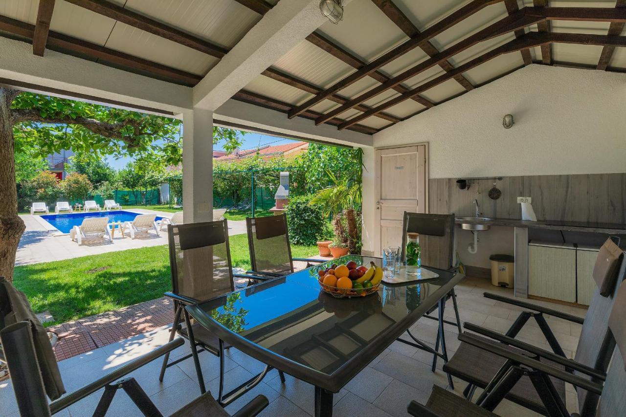Villa Toni Umag Exterior photo